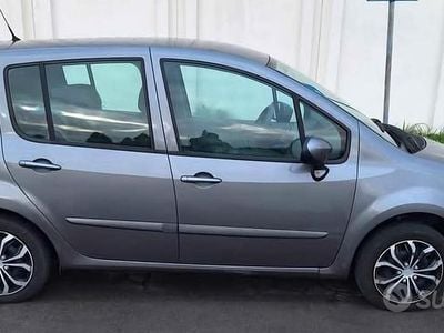 Usata Renault Modus 75 CV (55 kW) 2012 Grigio Monovolume