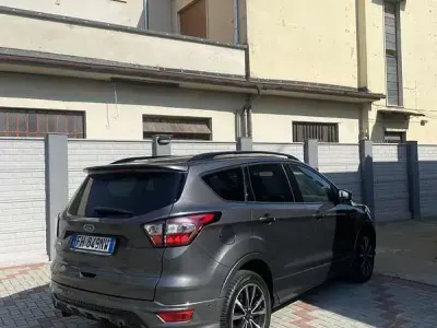 Usata Ford Kuga Individual 163 CV (119 kW) 2017 SUV