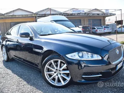 Usata Jaguar XJ Portfolio 275 CV (202 kW) 2012 Blu Berlina