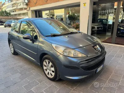 Usata Peugeot 207 68 CV (50 kW) 2007 Grigio Utilitaria