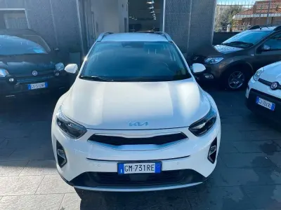 Usata Kia Stonic Urban 84 CV (61 kW) 2023 Bianco SUV
