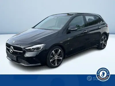 Nuova Mercedes B180 116 CV (85 kW) 2026 Nero Monovolume