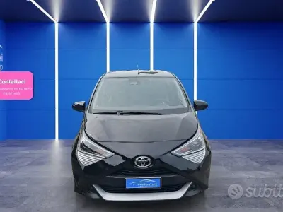 Begagnad Toyota Aygo Connect Style 72 HK (52 kW) 2021 Svart Halvkombi