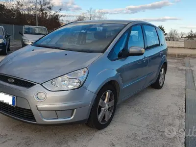 Usata Ford S-MAX Titanium 140 CV (102 kW) 2007 Grigio Monovolume