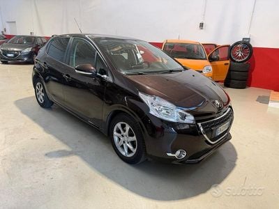 Usata Peugeot 208 Active 95 CV (69 kW) 2012 Nero Utilitaria