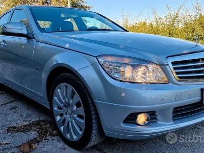 Usata Mercedes C320 224 CV (164 kW) 2008 Grigio Berlina