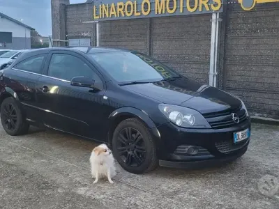 Usata Opel Astra GTC Cosmo 101 CV (74 kW) 2007 Nero Coupé