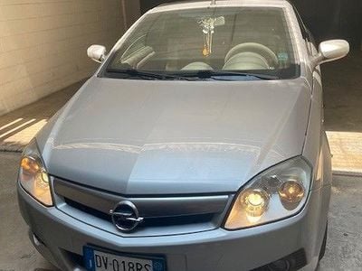 Usata Opel Tigra 69 CV (50 kW) 2009 Grigio Cabrio