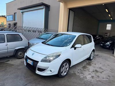 Usata Renault Grand Scénic III 110 CV (80 kW) 2009 Bianco Monovolume