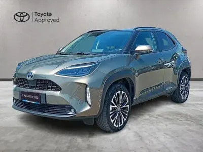 Usata Toyota Yaris Hybrid Lounge 116 CV (85 kW) 2023 Grigio Pick-up