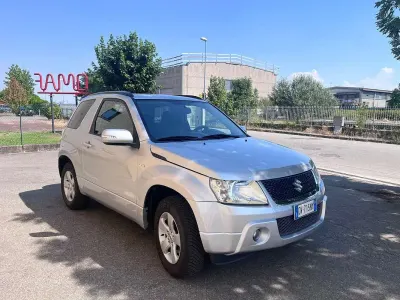 Usata Suzuki Grand Vitara 129 CV (94 kW) 2009 Argento SUV