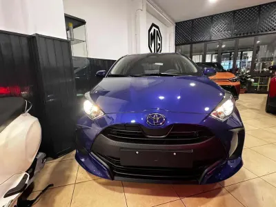 Nuova Toyota Yaris Hybrid 92 CV (67 kW) 2026 Blu Berlina