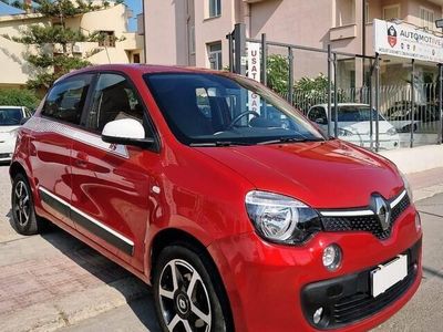 Usata Renault Twingo SE 69 CV (50 kW) 2015 Rosso Utilitaria
