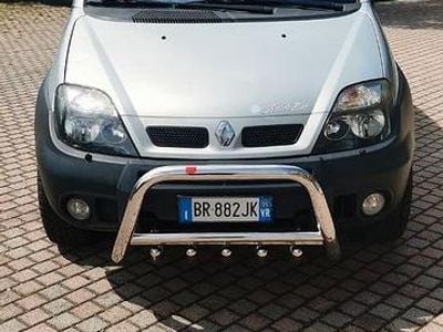 Usata Renault Scenic E-Tech 115 CV (84 kW) 2001 Grigio SUV
