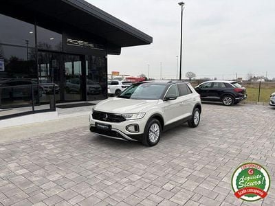 Usata VW T-Roc 150 CV (110 kW) 2023 Beige SUV