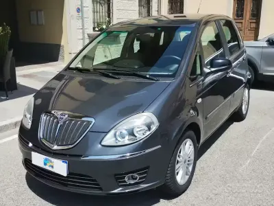 Usata Lancia Musa 95 CV (69 kW) 2012 Grigio Monovolume