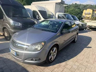 Usata Opel Astra GTC Sport 120 CV (88 kW) 2005 Bluazzurro Berlina