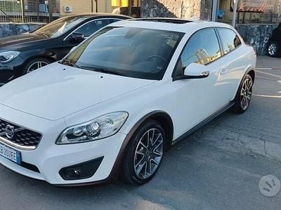 Usata Volvo C30 R-Design 115 CV (84 kW) 2011 Bianco Utilitaria