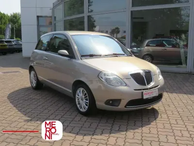 Usata Lancia Ypsilon 60 CV (44 kW) 2008 Beige Utilitaria