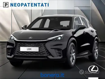 Nuova Lexus LBX 136 CV (100 kW) 2026 Nero SUV