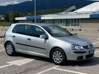 Usata VW Golf V 102 CV (75 kW) 2007 Grigio Berlina