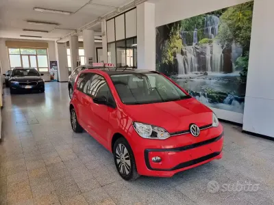 Usata VW up! Move 68 CV (50 kW) 2018 Rosso Utilitaria