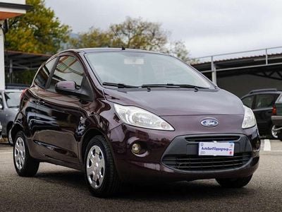 Begagnad Ford Ka Titanium 75 HK (55 kW) 2011 Röd Halvkombi