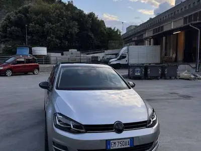 Begagnad VW Golf VII Highline 105 HK (77 kW) 2013 Sedan