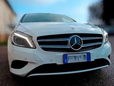 Usata Mercedes A180 109 CV (80 kW) 2013 Bianco Utilitaria
