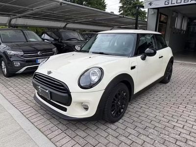 Usata Mini ONE 75 CV (55 kW) 2018 Beige Utilitaria