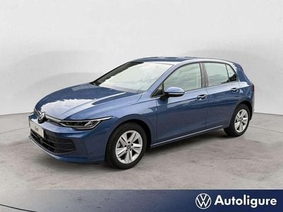Usata VW Golf VIII Life 116 CV (85 kW) 2025 Blu/azzurro Berlina