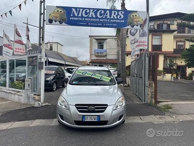 Begagnad Kia Ceed EX 109 HK (80 kW) 2009 Grå Halvkombi