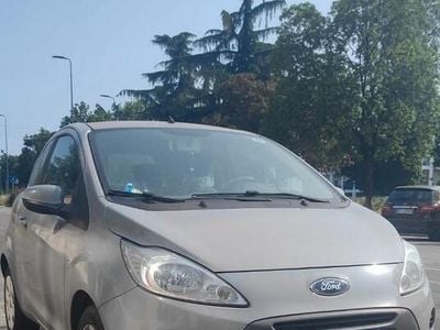 Grigio Usata 2015 Ford Ka Titanium Utilitaria | 5900 € (Buon prezzo)