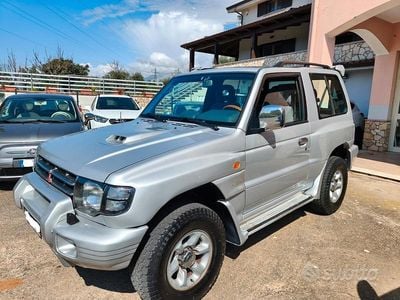 Usata Mitsubishi Pajero 125 CV (91 kW) 1999 Grigio SUV