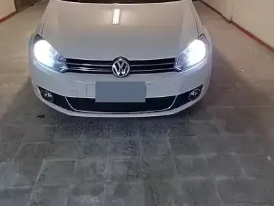 Usata VW Golf VI 105 CV (77 kW) 2010 Bianco Berlina