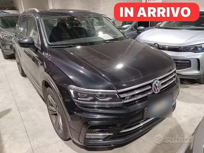 Begagnad VW Tiguan Allspace R-line 240 HK (176 kW) 2020 Svart SUV