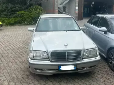 Usata Mercedes C220 125 CV (91 kW) 1999 Grigio Station wagon