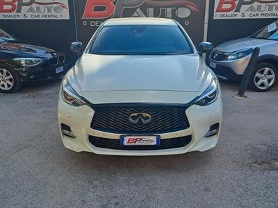 Infiniti Q30