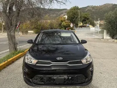 Usata Kia Rio Comfort 84 CV (61 kW) 2021 Nero Berlina