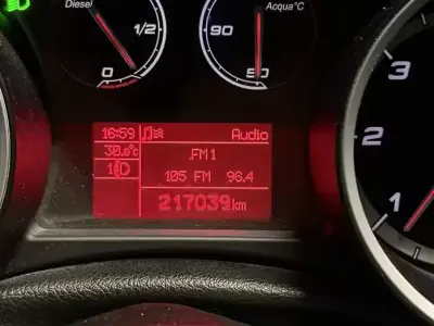 Usata Alfa Romeo Giulietta 105 CV (77 kW) 2011 Bianco Utilitaria