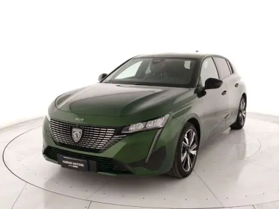 Begagnad Peugeot 308 Allure 131 HK (96 kW) 2023 Grön Sedan