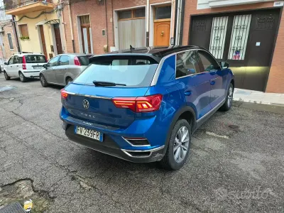 Usata VW T-Roc 116 CV (85 kW) 2019 Blu SUV