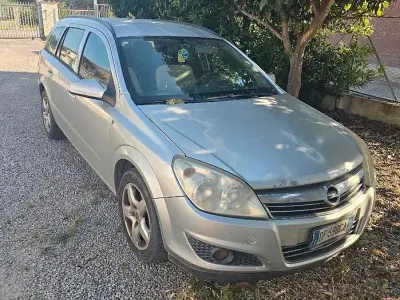 Usata Opel Astra 82 CV (60 kW) 2007 Grigio Station wagon