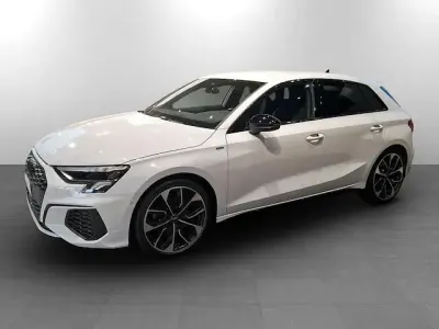 Usata Audi A3 S-Line 150 CV (110 kW) 2024 Bianco ghiacciaio metallizzato Berlina