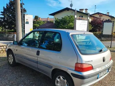 Usata Peugeot 106 60 CV (44 kW) 2001 Grigio Utilitaria
