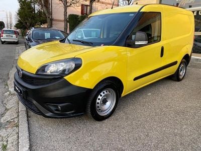 Usata Fiat Doblò 95 CV (69 kW) 2020 Giallo Monovolume