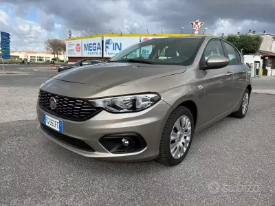 Usata Fiat Tipo Lounge 120 CV (88 kW) 2016 Grigio Berlina
