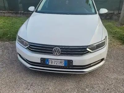 Usata VW Passat 120 CV (88 kW) 2016 Bianco Station wagon