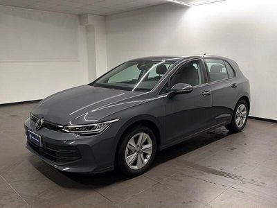 Usata VW Golf VIII Life 116 CV (85 kW) 2025 Grigio Utilitaria