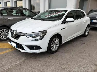 Usata Renault Mégane IV Bose Edition 110 CV (80 kW) 2016 Bianco Berlina
